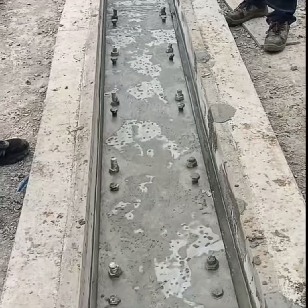 金口河港口码头起重机龙门吊重型机械设备稳固用早强快凝轨道胶泥
